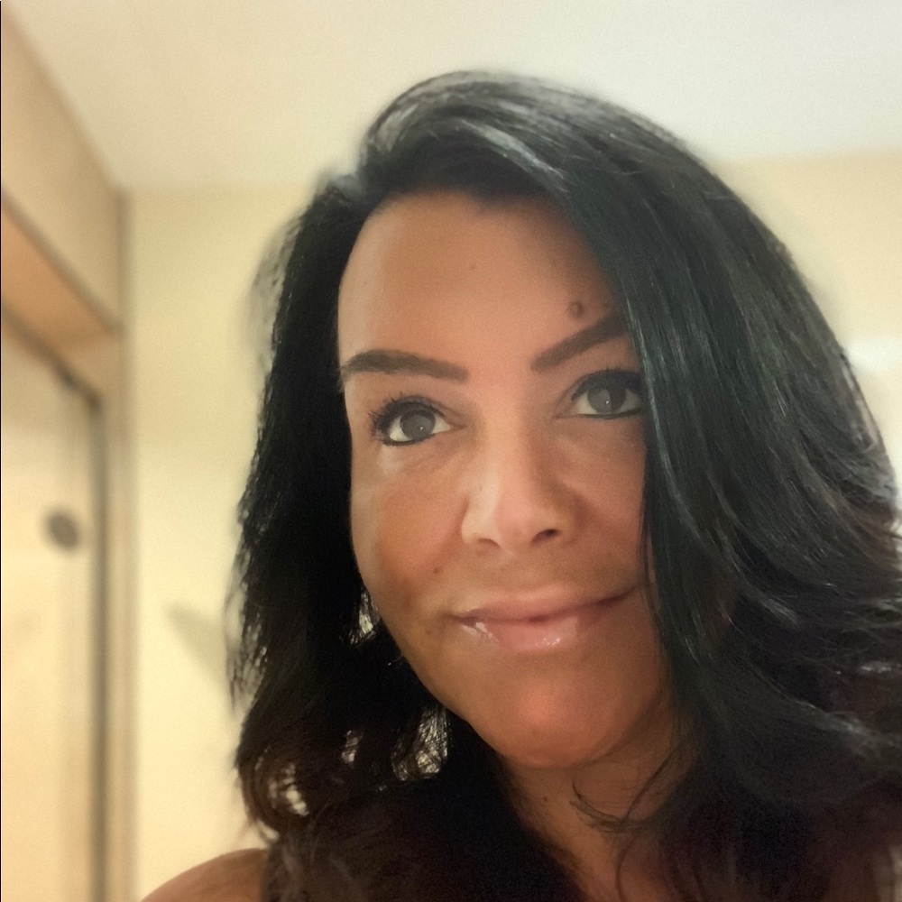 Meet your Posher, Sharon